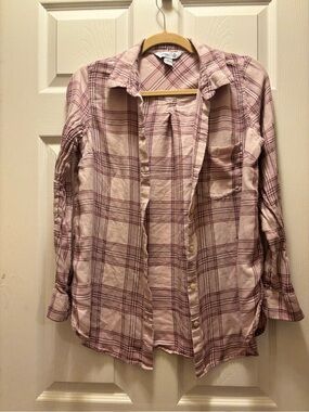 Old Navy Pink Plaid Classic Button-Up Shirt